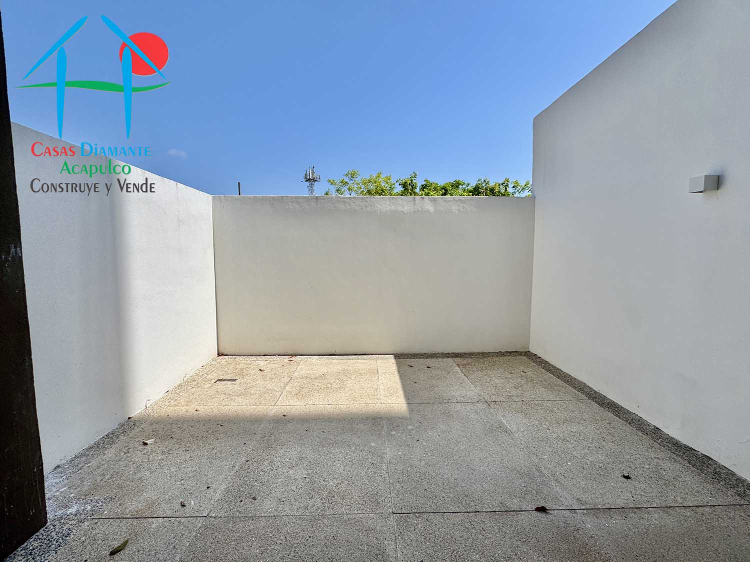 Olympia 001 - Terraza trasera 1